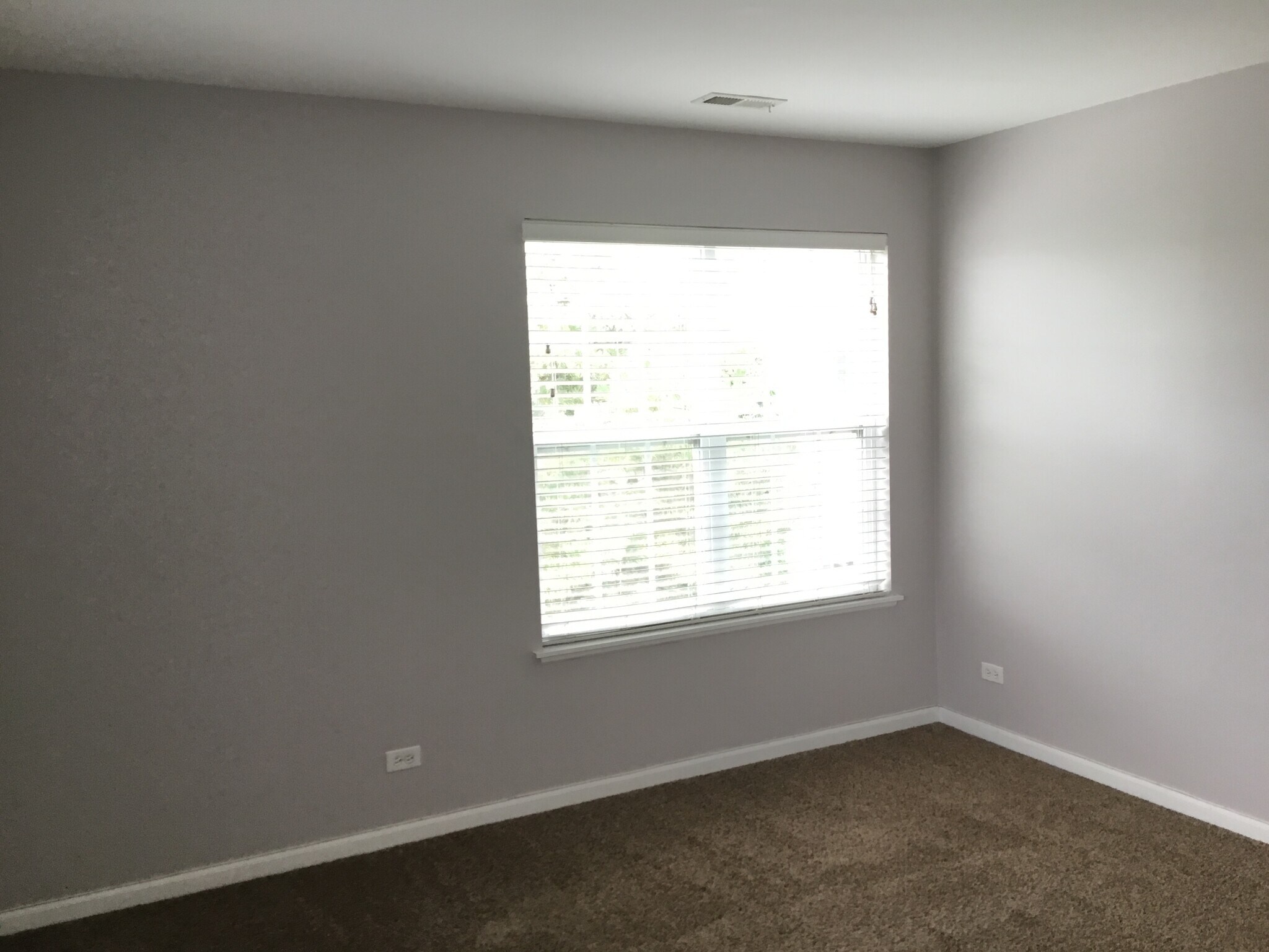 Building Photo - 312 Evergreen Cir