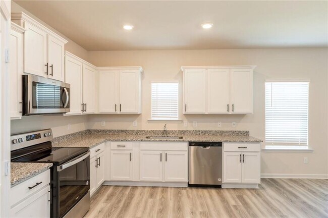 Building Photo - 625 Mackenzie Cv