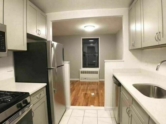 Primary Photo - 2 bedroom in BRONX NY 10472