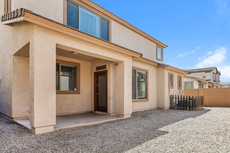 Building Photo - 3151 S Southwind Dr