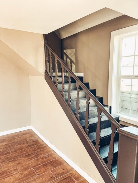 Building Photo - 328 N Oklahoma Ave