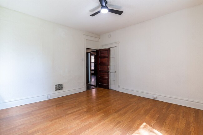 Building Photo - 4818 Greer Ave