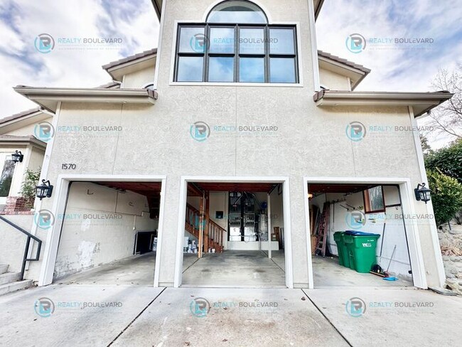 Building Photo - “Luxury Living in Skyline: 4 Bedroom 4 Bat...