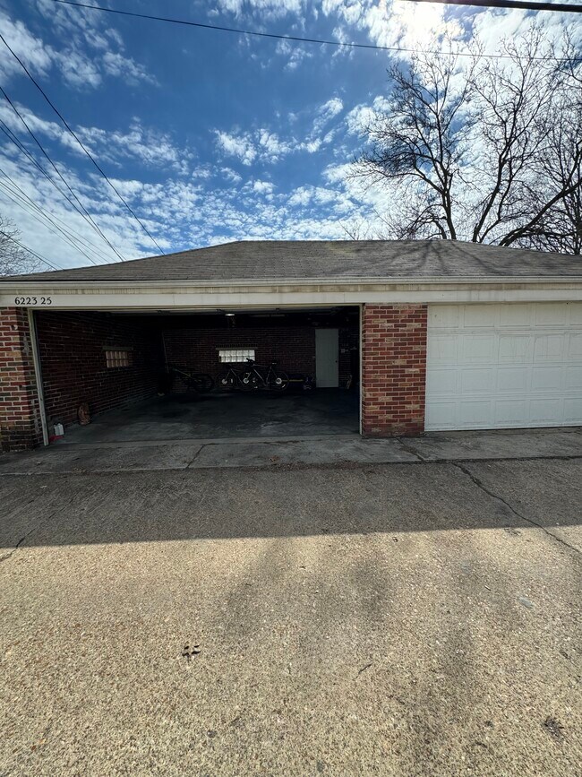 Building Photo - 6225 Eichelberger St