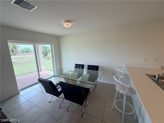 Building Photo - 513 Ella Jean Pl