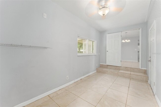Building Photo - 4505 SE 12th Pl