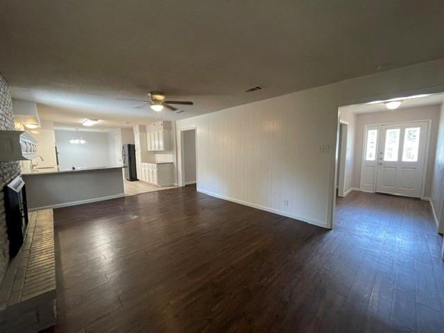 Building Photo - 2232 Shady Brook Dr