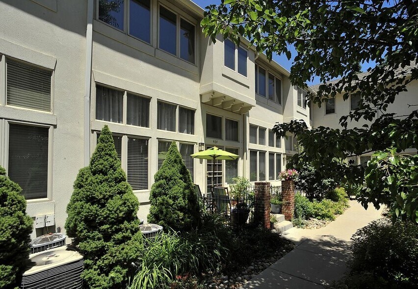 Building Photo - 454 S Lafayette St