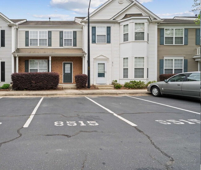 Building Photo - 3-Bed Townhouse in Leesville District