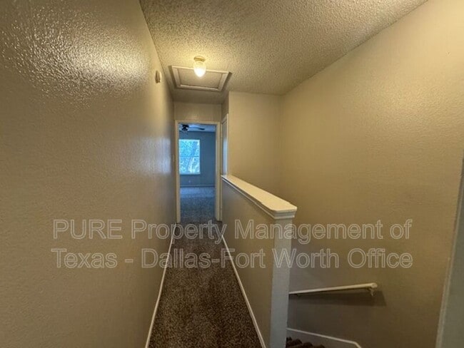 Building Photo - 4004 W Pioneer Dr