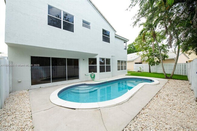 Building Photo - 1127 SW 104th Way