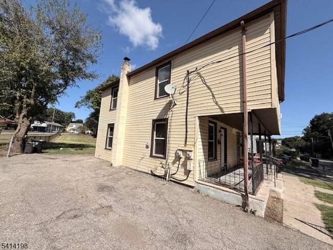 Building Photo - 17 Stoll St