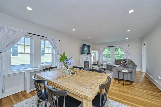 Building Photo - 41 Lynde Ave