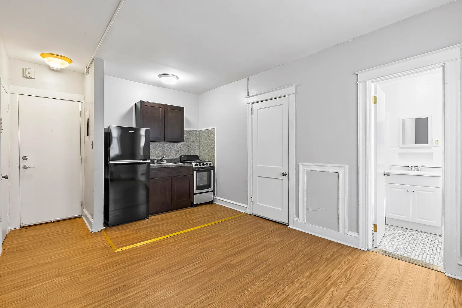 Building Photo - 147 E 37th St