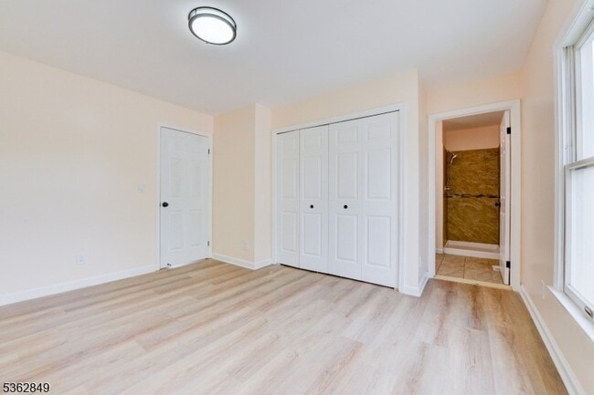 Building Photo - 145 S Arlington Ave