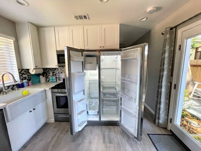 Building Photo - 225 Walnut St