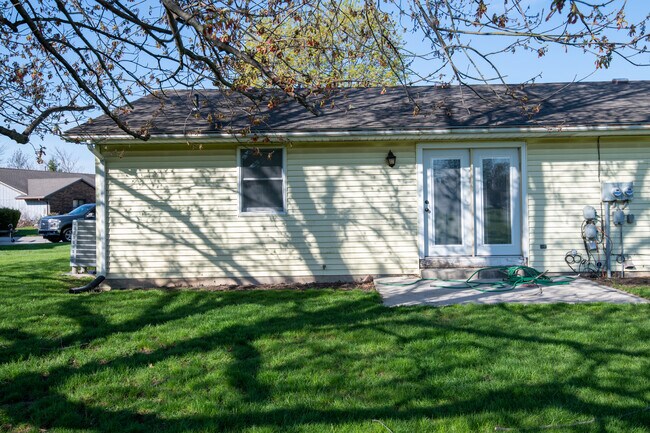 Building Photo - 152 Pierre Pl