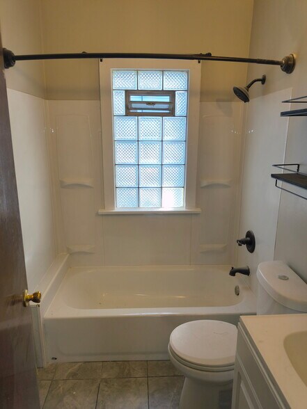 Building Photo - 11621 Havel Ave