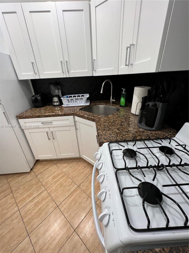 Building Photo - 620 Jefferson Ave