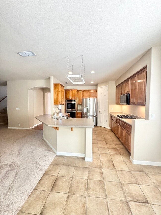 Building Photo - Beautiful large 4 bedroom home in rocklin!