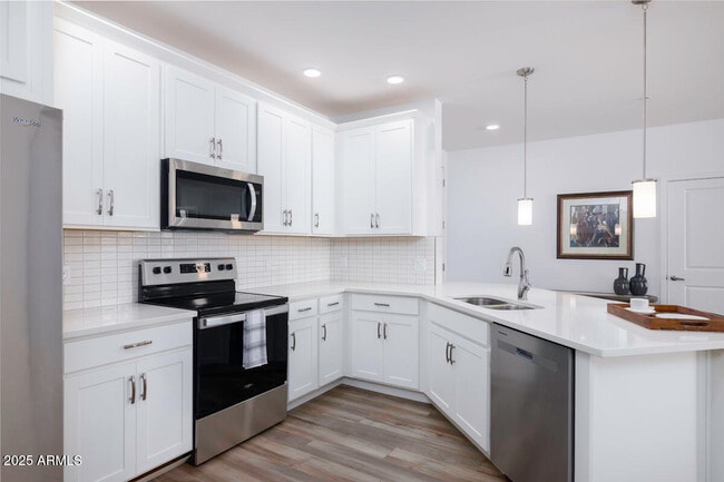 Building Photo - 2511 W Queen Creek Rd