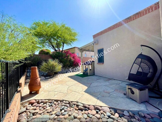 Building Photo - 5449 N Cres Ridge Dr