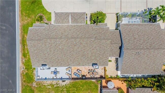 Building Photo - 870 Meadowland Dr
