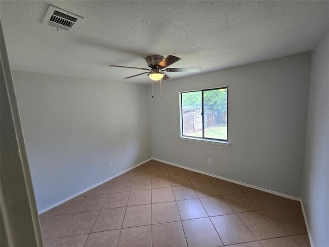 Building Photo - 16308 Edgemere Dr