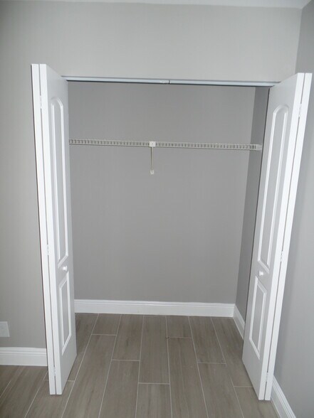 Building Photo - 109 Lake Emerald Dr