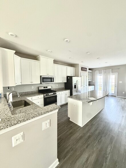 Kitchen - 5907 Duvel St