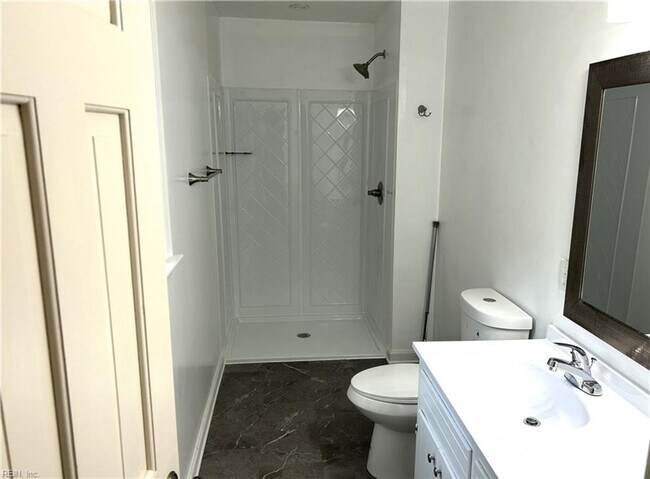 Building Photo - 203 Kenmar Dr