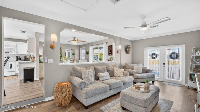 Building Photo - 425 Via Valencia Ct