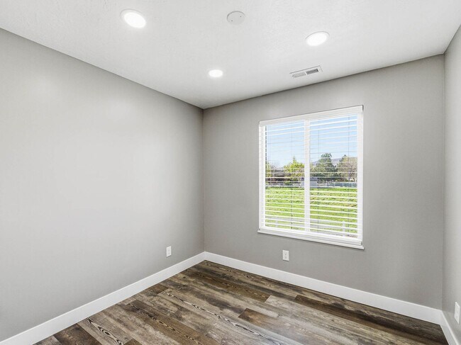 Building Photo - RES_O VAN DER WATT_14512