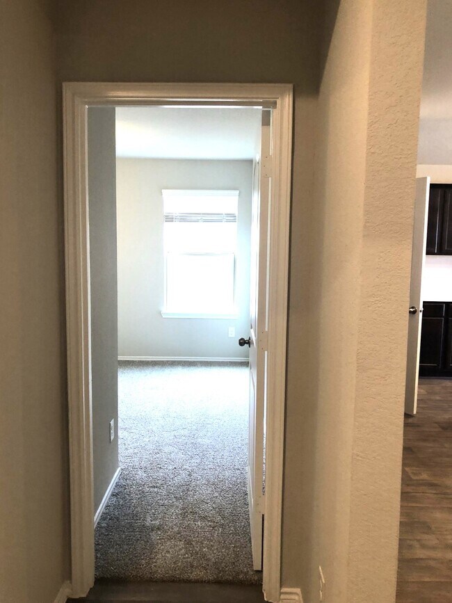 Building Photo - 21422 Chester Cliff Ln