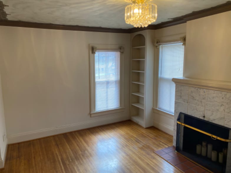 Building Photo - 1060 Park Ave