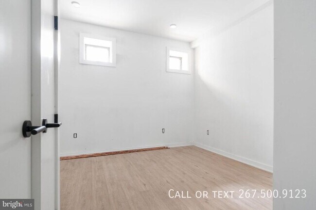 Building Photo - 1306 N Front St