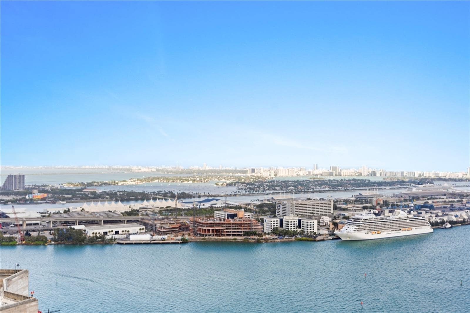 Building Photo - 335 S Biscayne Blvd