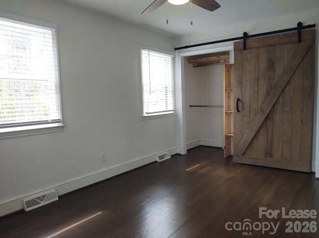 Building Photo - 5121 Kistler Ave