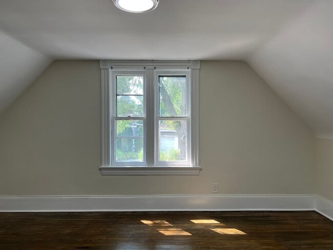 Building Photo - Single Family Home - Available - Will not ...