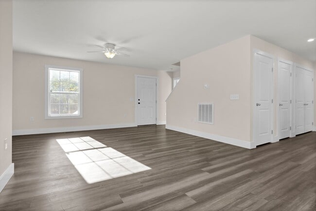 Building Photo - Cozy 3-Bedroom Home in Belvedere Plantation