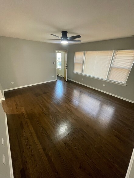 Building Photo - 7661 S Coles Ave