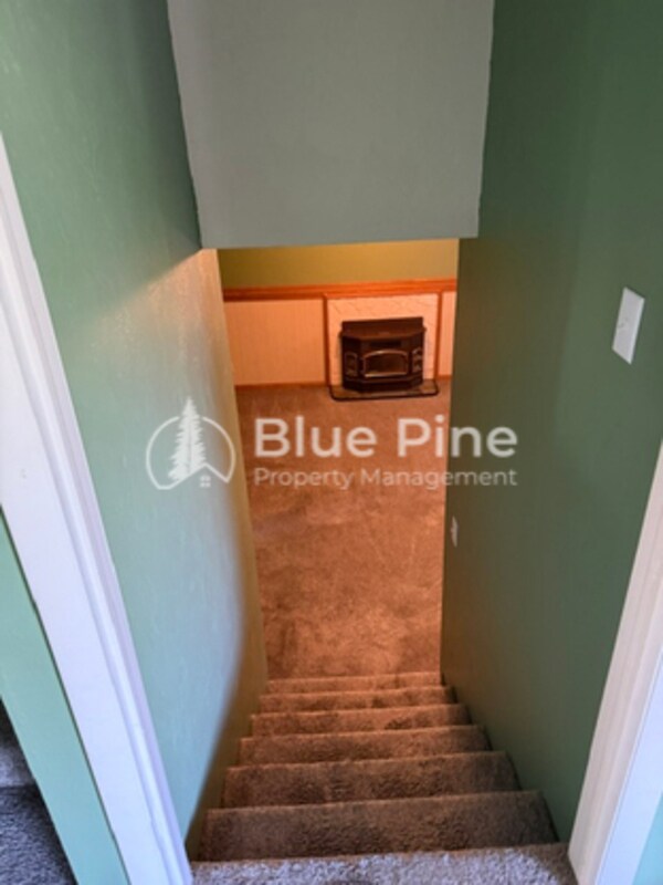 Building Photo - 648 Buckboard Ln