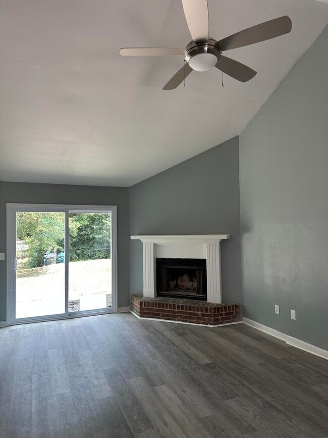 Building Photo - 4312 Wild Rose Dr