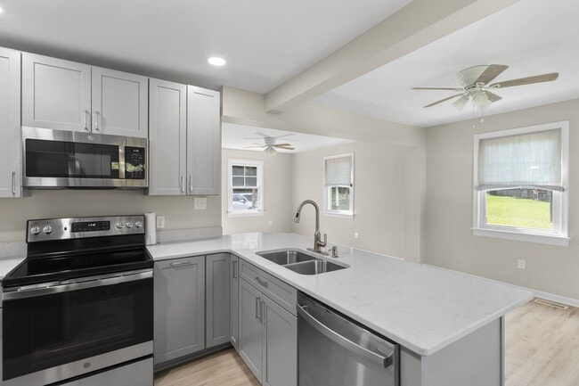 Building Photo - Newly Remodeled 3-Bedroom Home in Town of Blackstone!