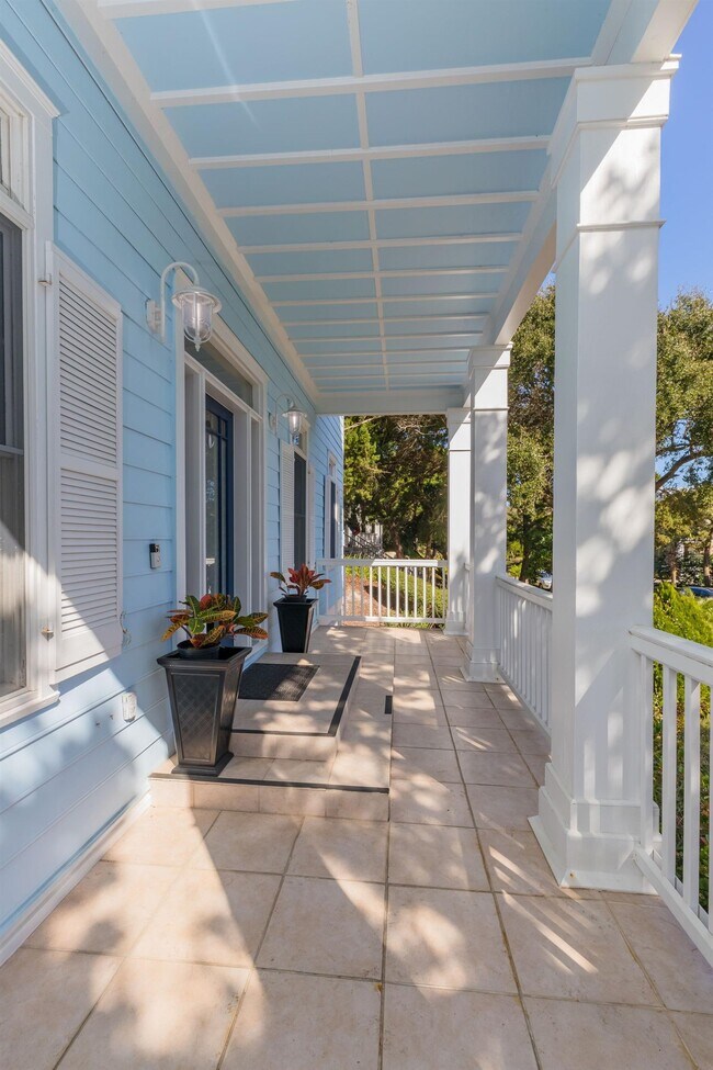 Building Photo - 313 S Forest Dune Dr