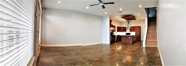 Building Photo - 1811 S Ervay St