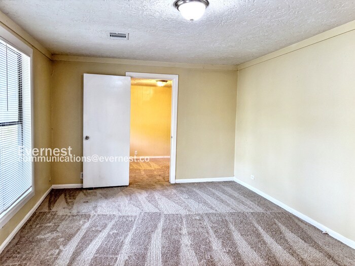 Building Photo - 815 Roosevelt