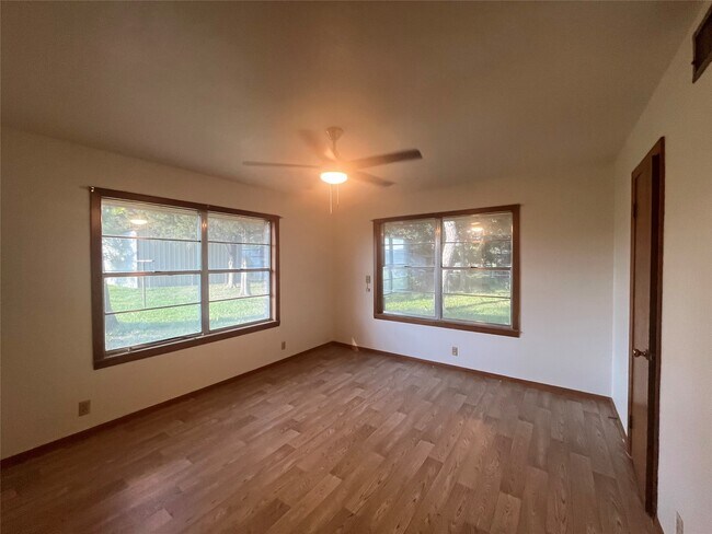 Building Photo - 106 Jane Dr