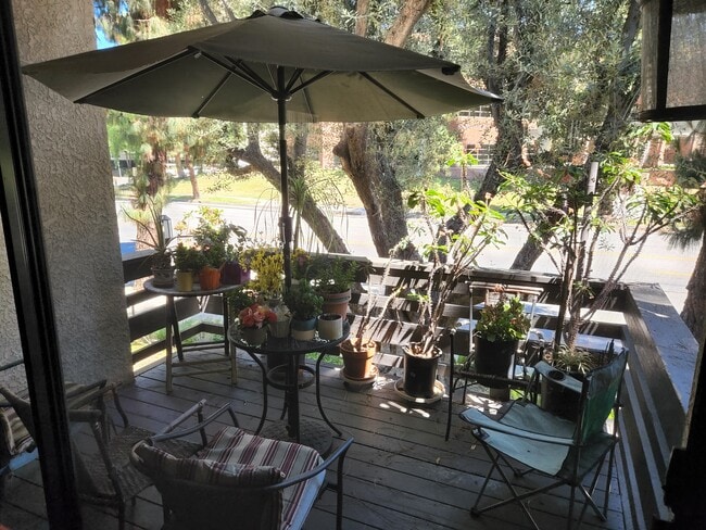 Building Photo - 21801 Burbank Blvd