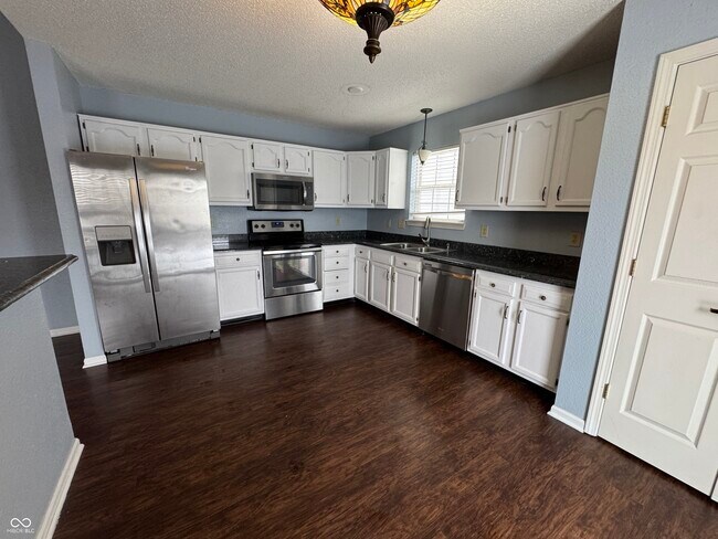 Building Photo - 4631 W Smith Valley Rd